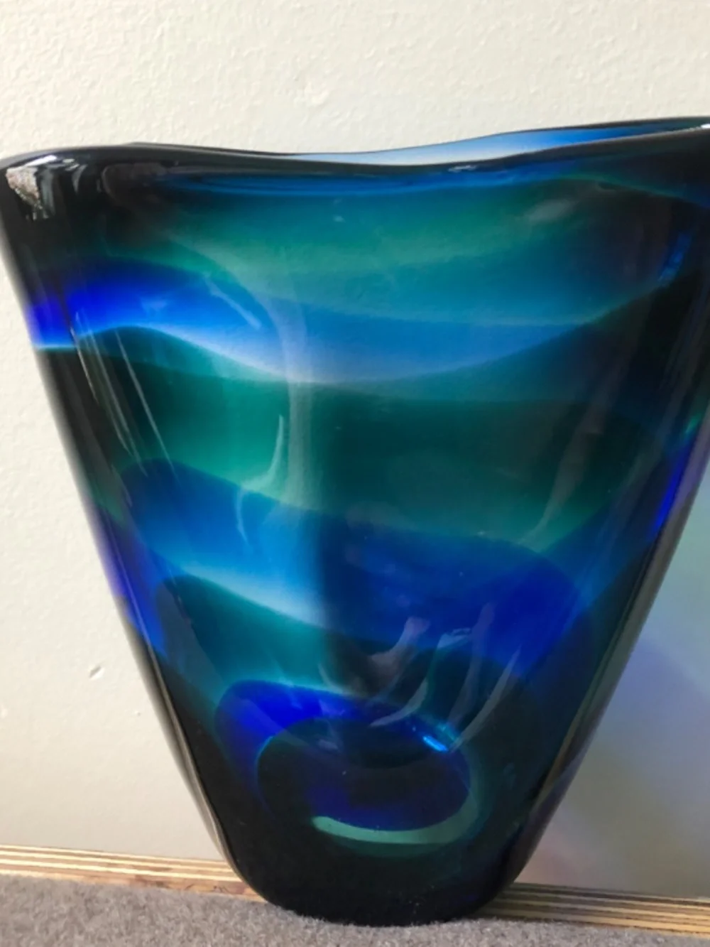 Mid-century c.1955 glass vase by Floris Meyrdam for Leerdam, Netherlands. SIGNED